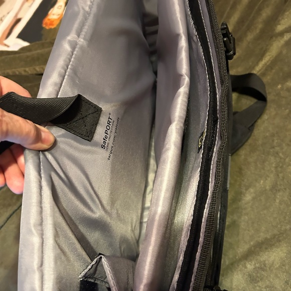 Targus Mobile Elite Laptop Bag - Picture 4 of 7